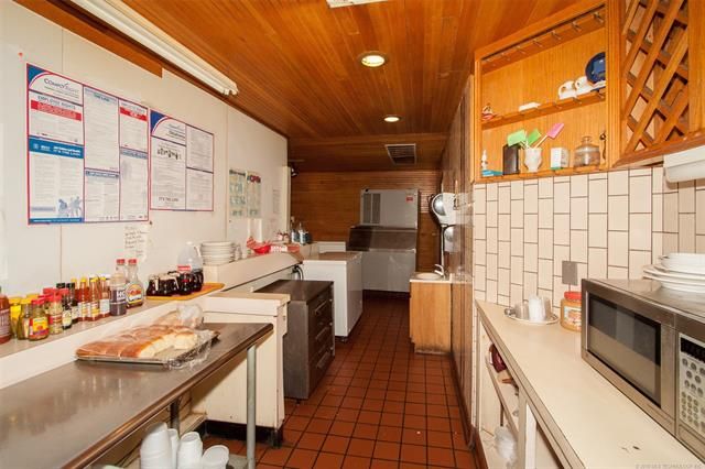 1905 S Sheridan Rd, Tulsa, OK 74112